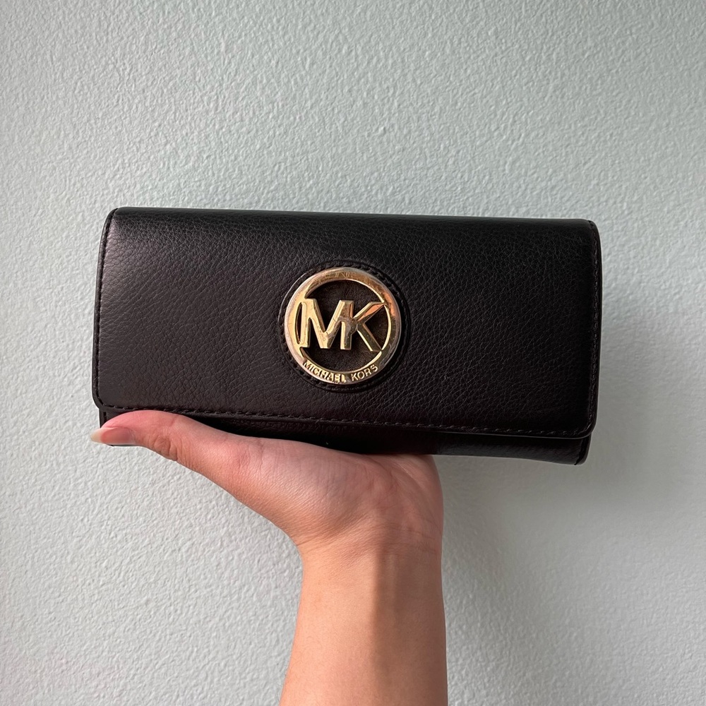 Michael Kors Leather wallet